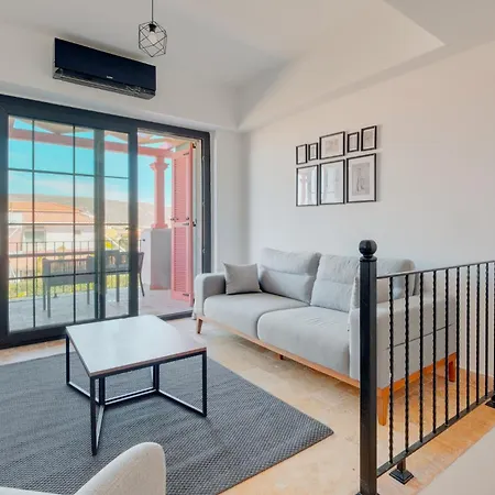 דירה Victory Suites